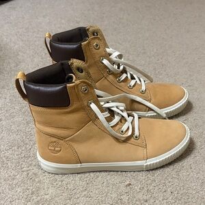 Timberland Wheat High-Top Lace-Up Boots with Dark Brown Collar